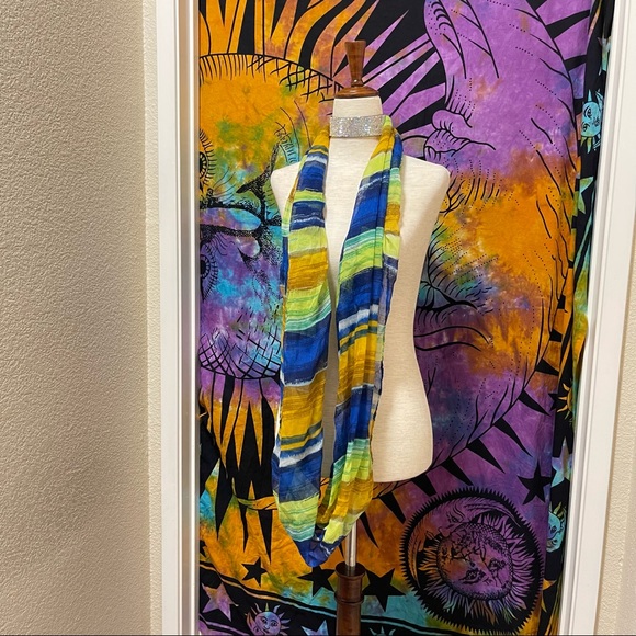 🌈 Lovely colorful scarf - Picture 5 of 5